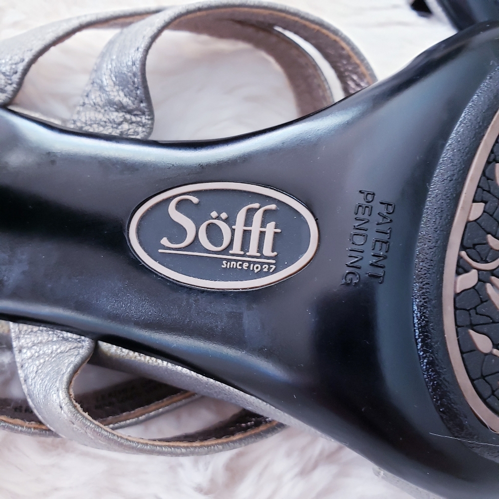 Sofft Leather Strappy Dressy Sandals - Picture 6 of 8